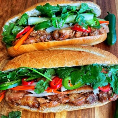  Bánh Mì Gà Lạc: Sự Kết Hợp Hoàn Hảo Giữa Thịt Gà Xé Ngon Và Bột Ngũ Vị Đậm Đà?