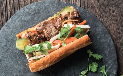  Bánh Mì Hàu Putian: Sự kết hợp tuyệt vời giữa vị tươi ngon của hải sản và độ giòn tan độc đáo của vỏ bánh!