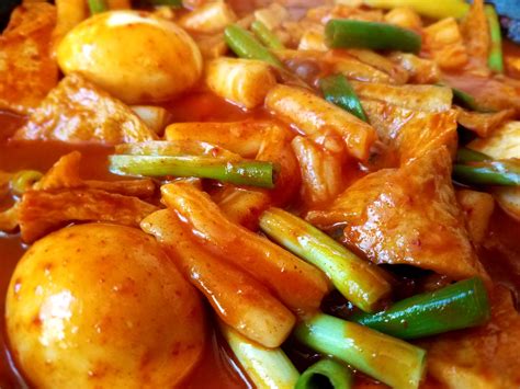  Ddeokbokki - Một món ăn cay nồng, hấp dẫn với vị ngọt của nước sốt gochujang!